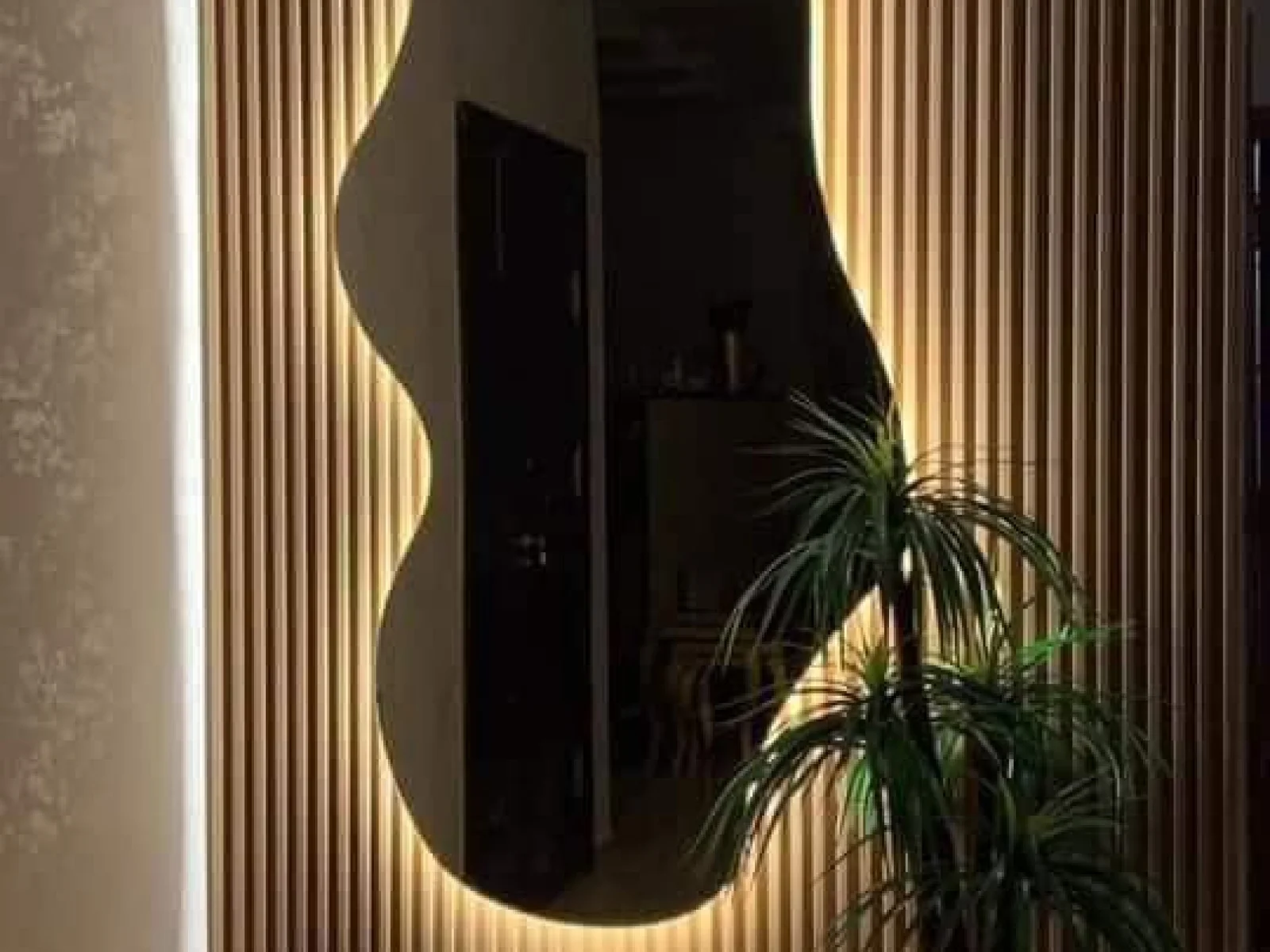 جدار مرايا فاخر مع إضاءة LED